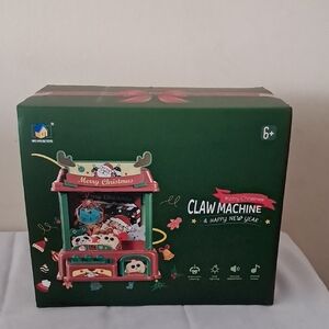 Claw Machine Toy - Green and Red